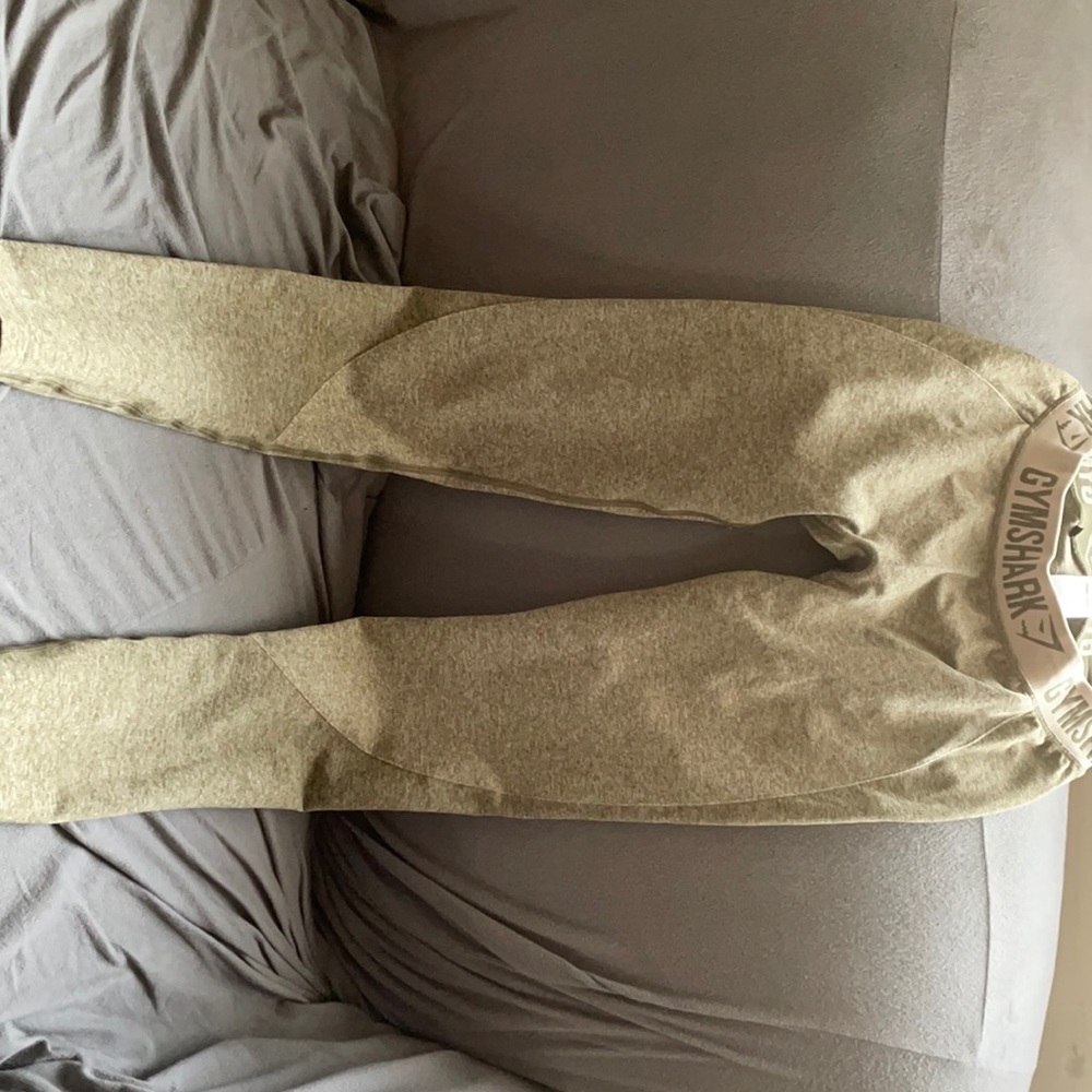 Lightly worn  gymshark flex leggings. Size medium